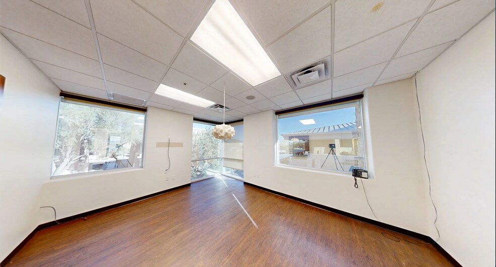 More Photos Of 8937 E Bell Rd, Scottsdale Medical For Lease
