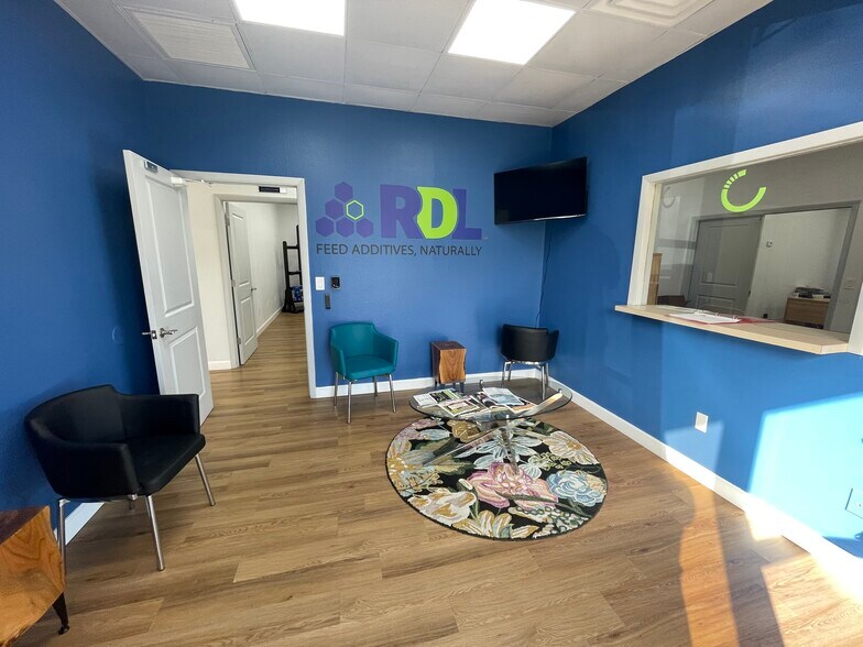 More Photos Of 8801 Enterprise Blvd, Largo Manufacturing For Lease