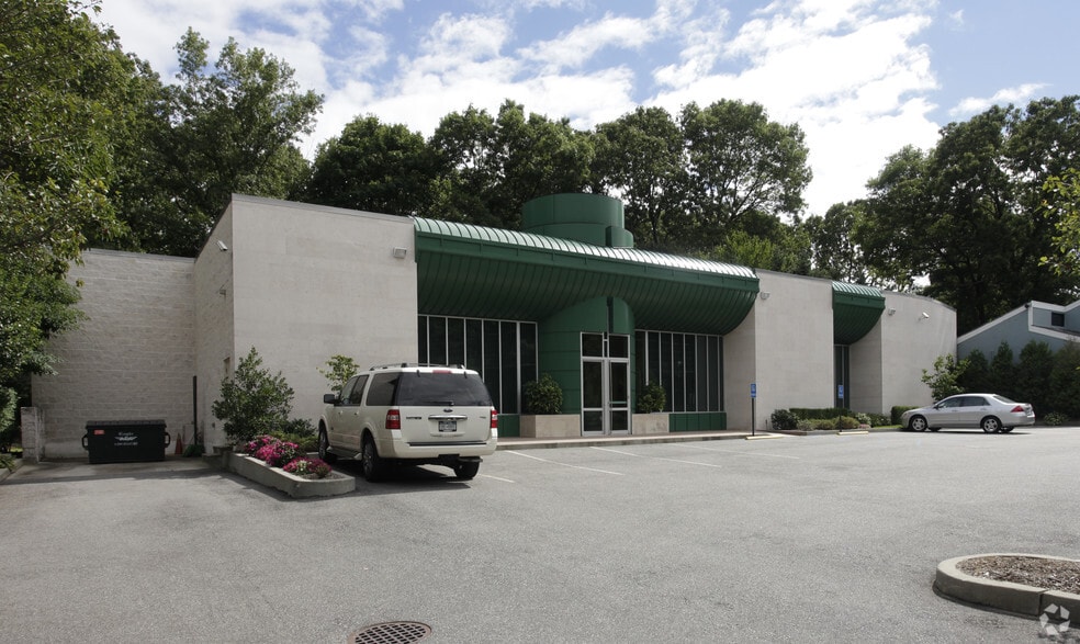 Primary Photo Of 864 W Jericho Tpke, Huntington Medical For Lease