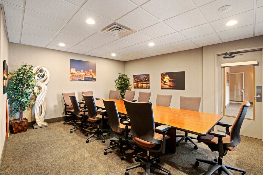 More Photos Of 10625 W North Ave, Milwaukee Medical For Lease