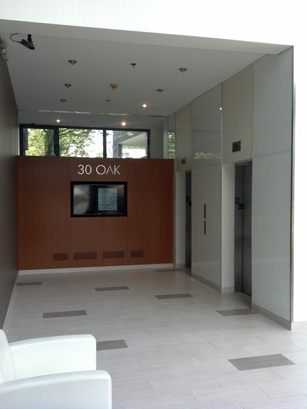 More Photos Of 30 Oak St, Stamford Office For Sale