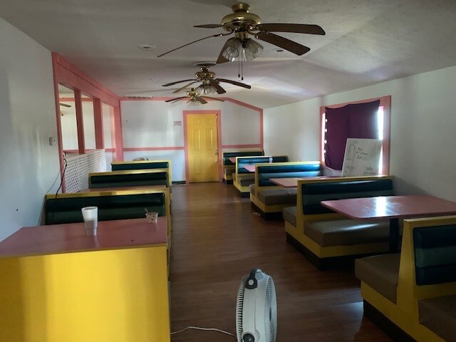 More Photos Of 123 Alton Rd, Carlinville Restaurant For Sale