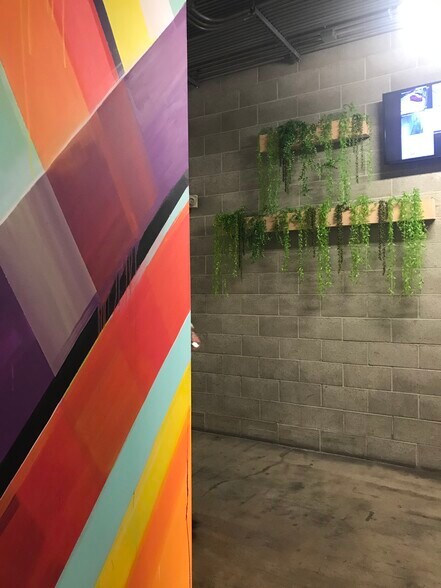 More Photos Of 915 Mateo St, Los Angeles Office For Lease