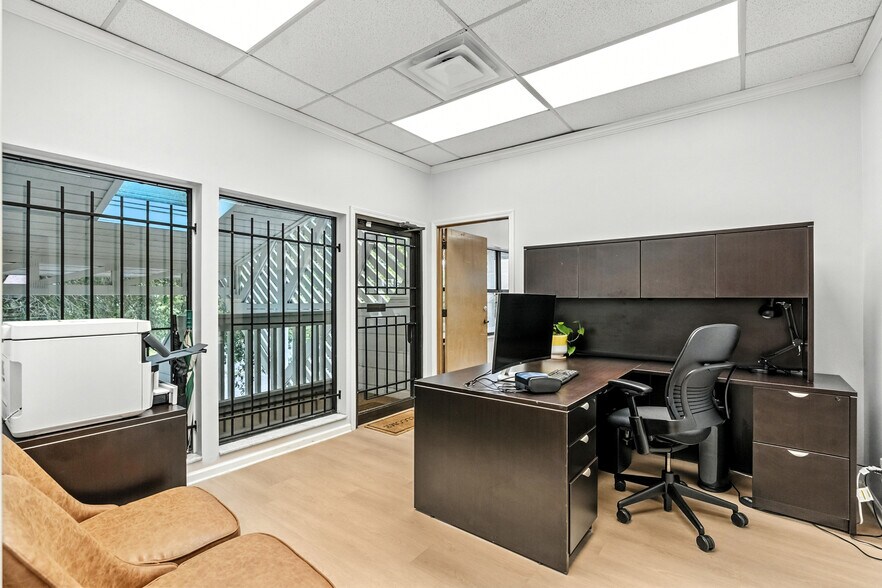 More Photos Of 8431 Baymeadows Way, Jacksonville Loft Creative Space For Lease