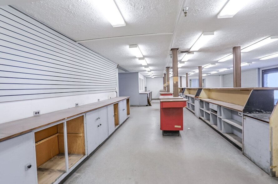 More Photos Of 2334 Production Dr, Indianapolis Warehouse For Lease
