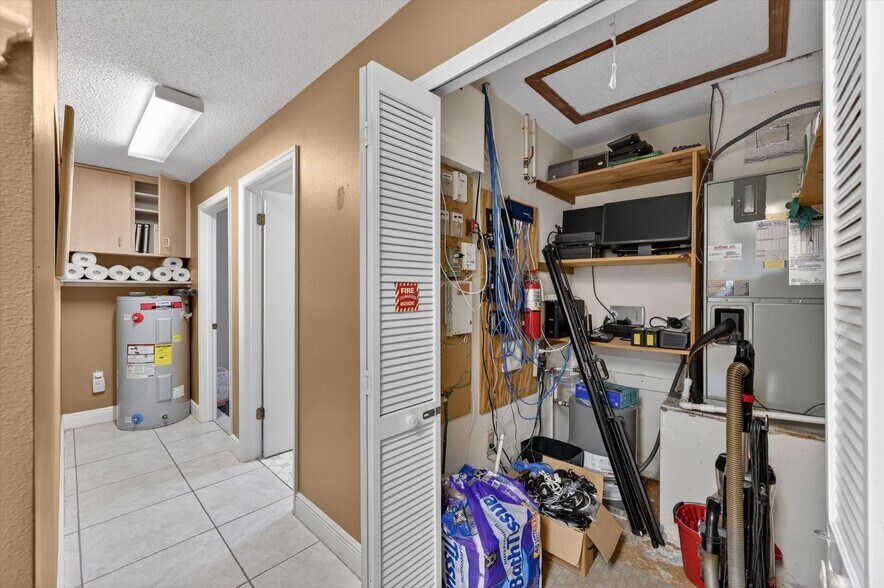 More Photos Of 7 W Main St, Apopka Office For Sale