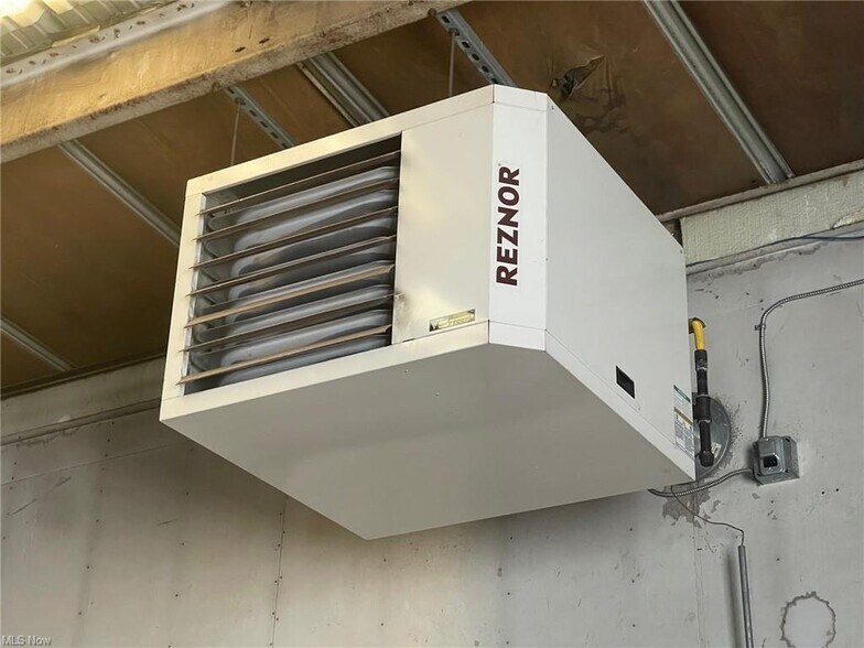 More Photos Of 1515 Franklin Ave, Toronto Industrial For Lease