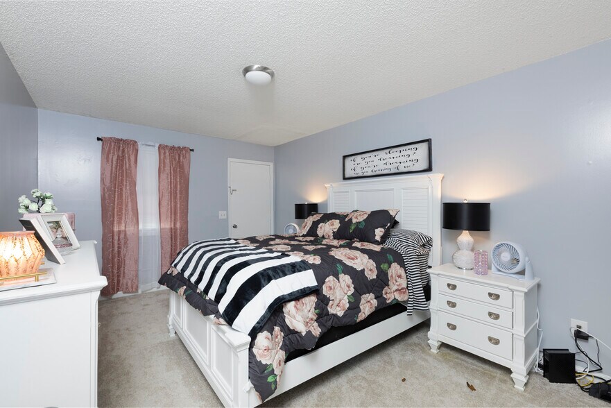 More Photos Of 100 S Kirkland Ave, Elkin Apartments For Sale