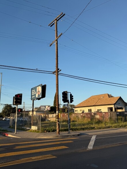 More Photos Of 4366 Compton Ave, Los Angeles Land For Sale