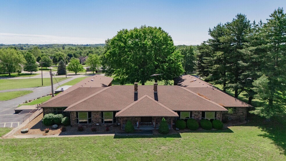 More Photos Of 807 N Briarwood Dr, Bolivar Assisted Living For Sale