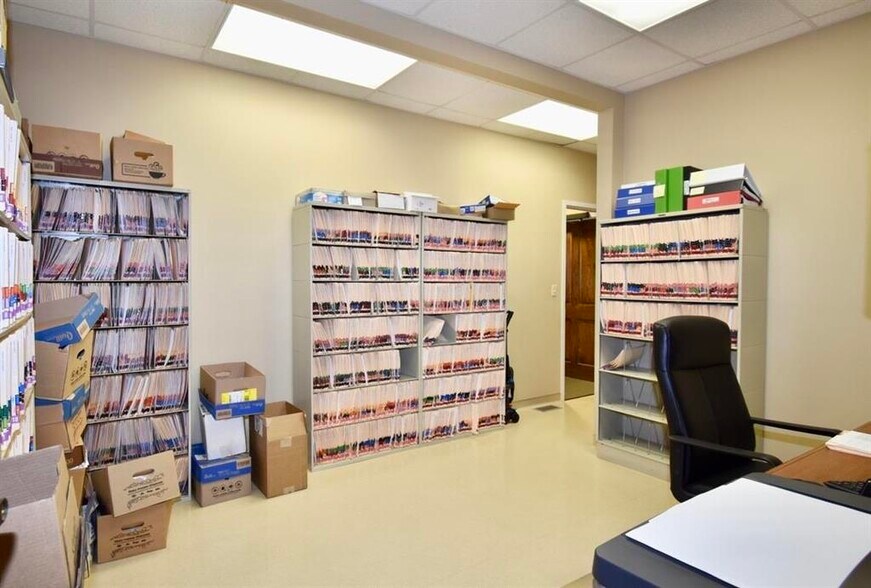 More Photos Of 209 Oil Well Rd, Jackson Healthcare For Lease