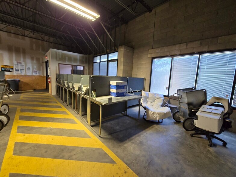 More Photos Of 2960 Technology Pl, Waldorf Research And Development For Lease