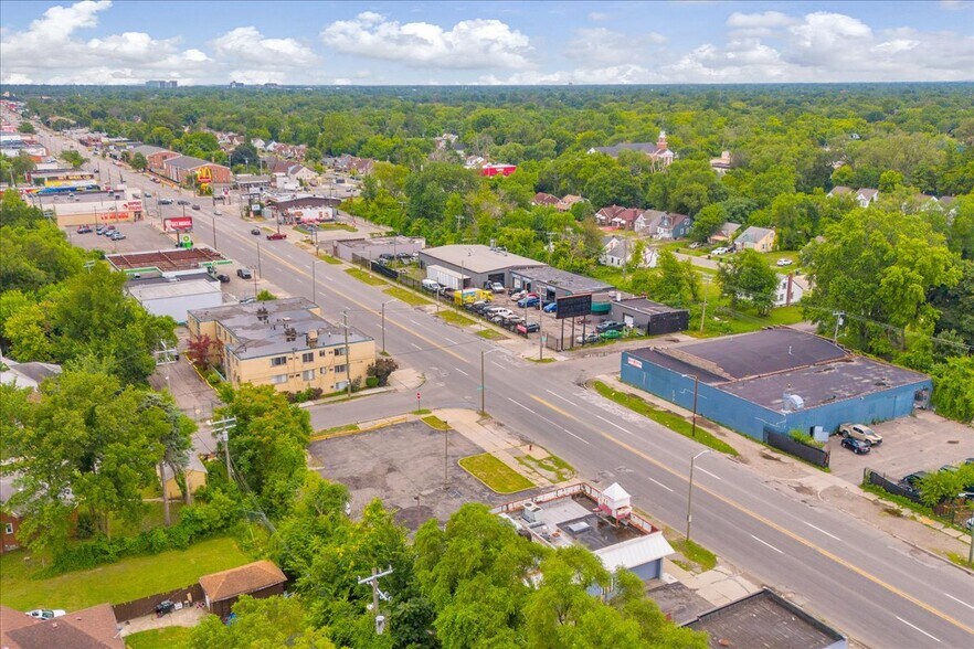 More Photos Of 12010 Greenfield Rd, Detroit General Retail For Sale