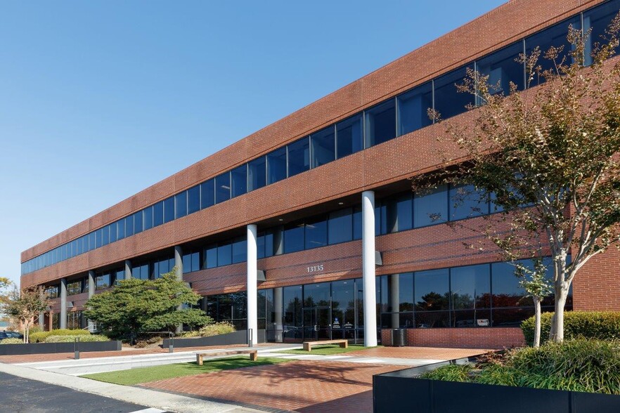 More Photos Of 13135 Lee Jackson Memorial Hwy, Fairfax Office For Lease