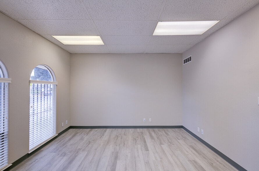 More Photos Of 190 N Van Ness Ave, Fresno Medical For Sale
