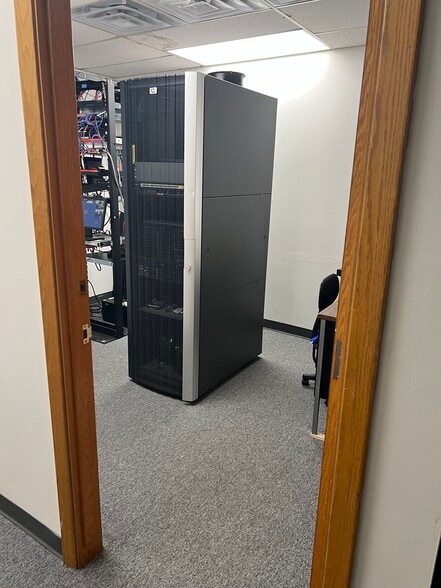 More Photos Of 1624 E Wisconsin Ave, Appleton Office For Sale