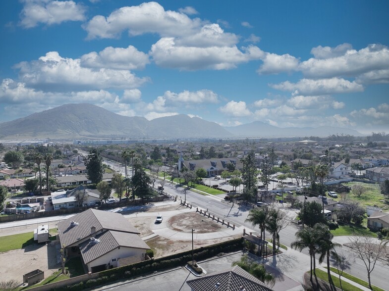 More Photos Of 10557 Juniper Ave, Fontana Warehouse For Lease