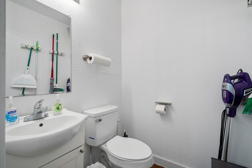 More Photos Of 341 TX Highway 35 Hwy, Gregory Light Distribution For Sale