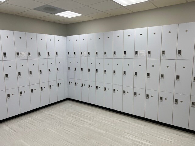 More Photos Of 2985 S Ridge Rd, Green Bay Medical For Lease