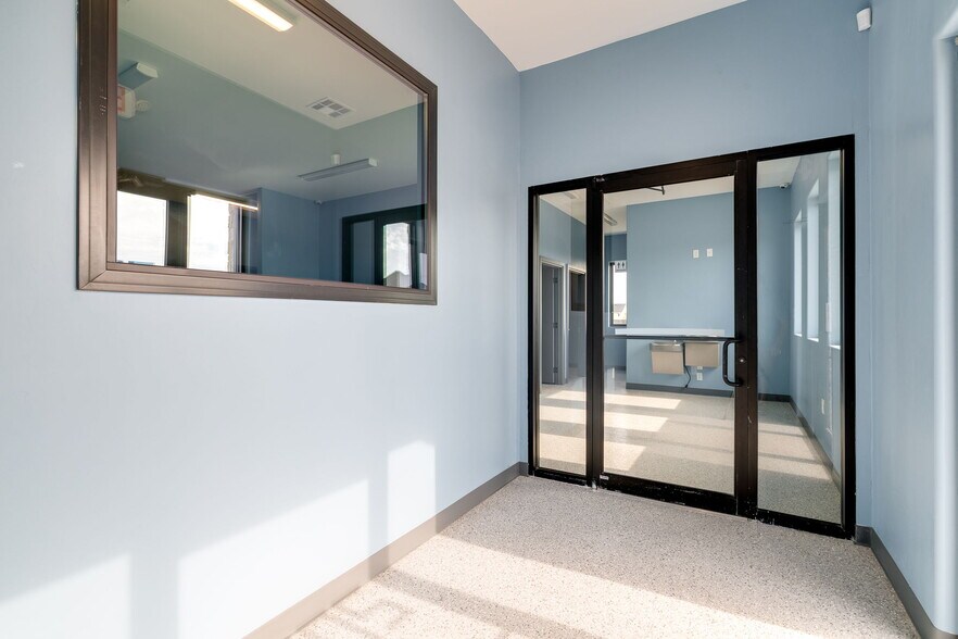 More Photos Of 3305 NW 192nd St, Edmond Healthcare For Sale