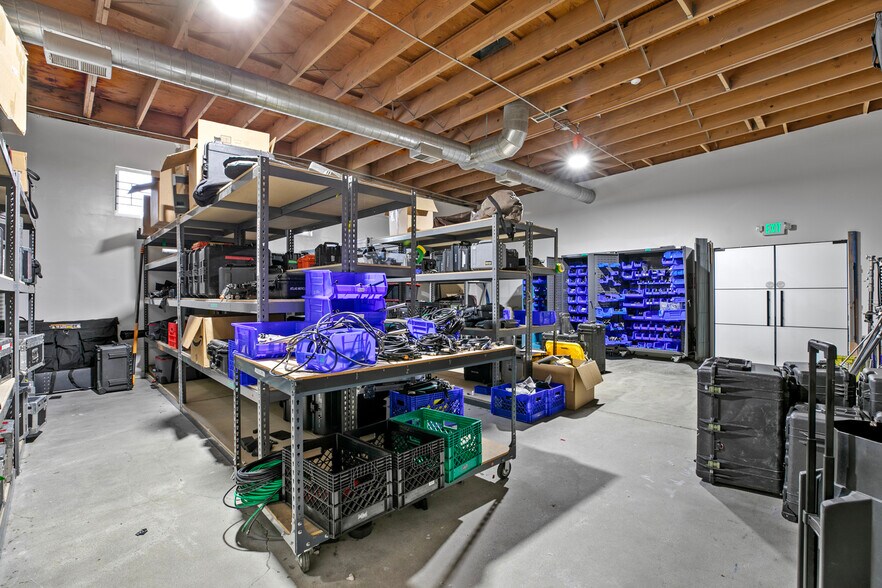 More Photos Of 1604 Venice Blvd, Los Angeles Showroom For Lease