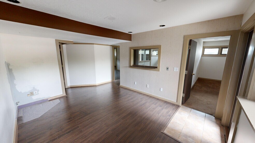 More Photos Of 205-217 E Washington Center Rd, Fort Wayne Office For Lease