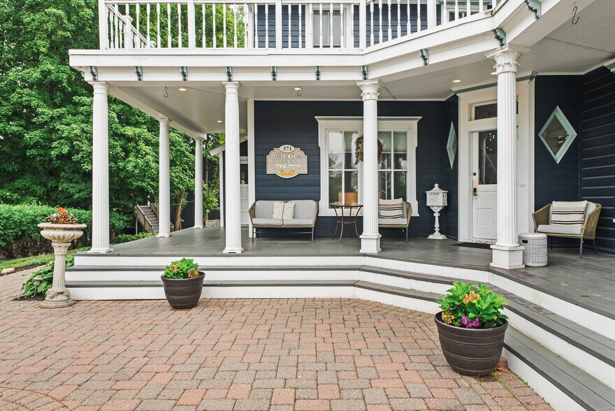 More Photos Of 371 Water St, Excelsior Hospitality For Sale