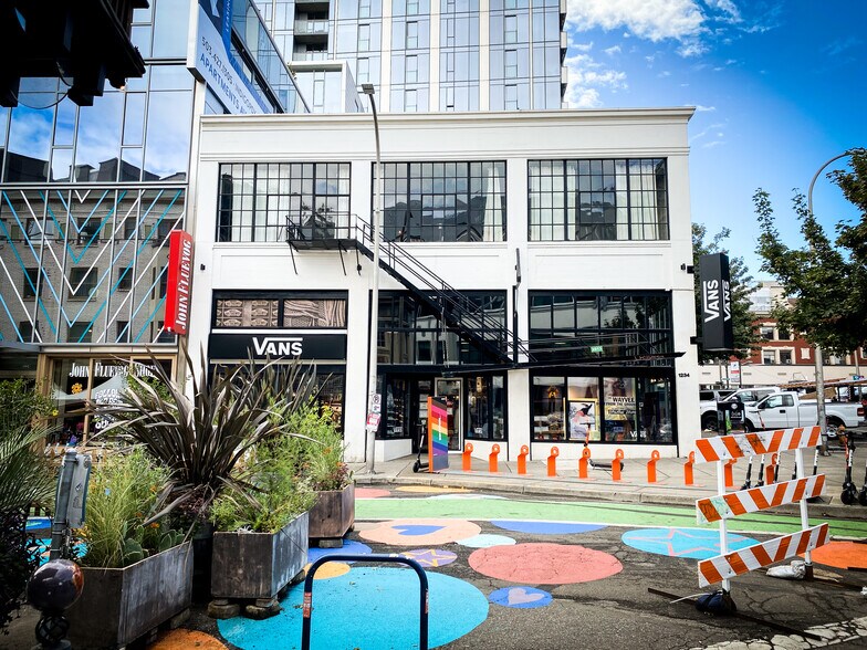More Photos Of 414 SW 13th Ave, Portland Storefront Retail Office For Lease
