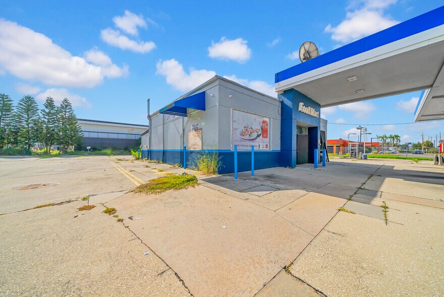 More Photos Of 1200 3rd St SW, Winter Haven Freestanding For Sale