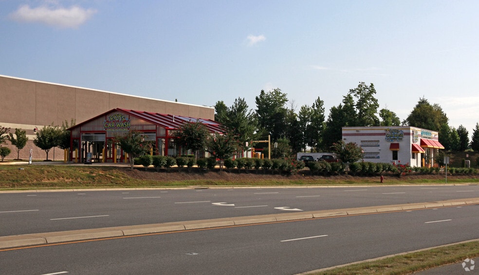 More Photos Of 1711 Carl D. Silver Pky, Fredericksburg Carwash For Sale