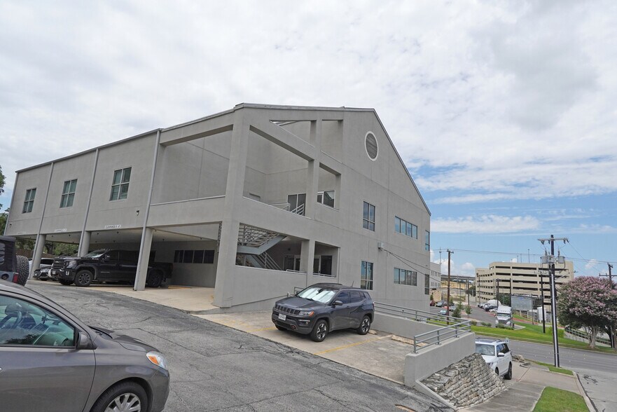 More Photos Of 12501 Judson Rd, San Antonio Medical For Lease