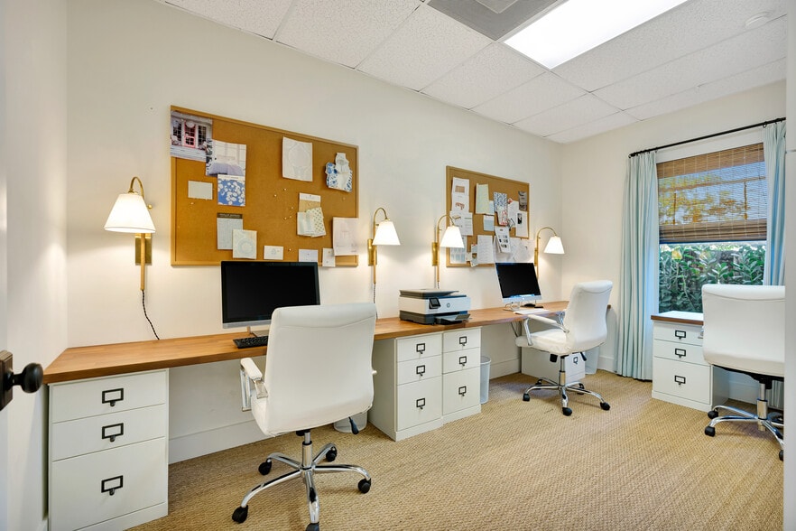 More Photos Of 725 N A1A, Jupiter Medical For Sale