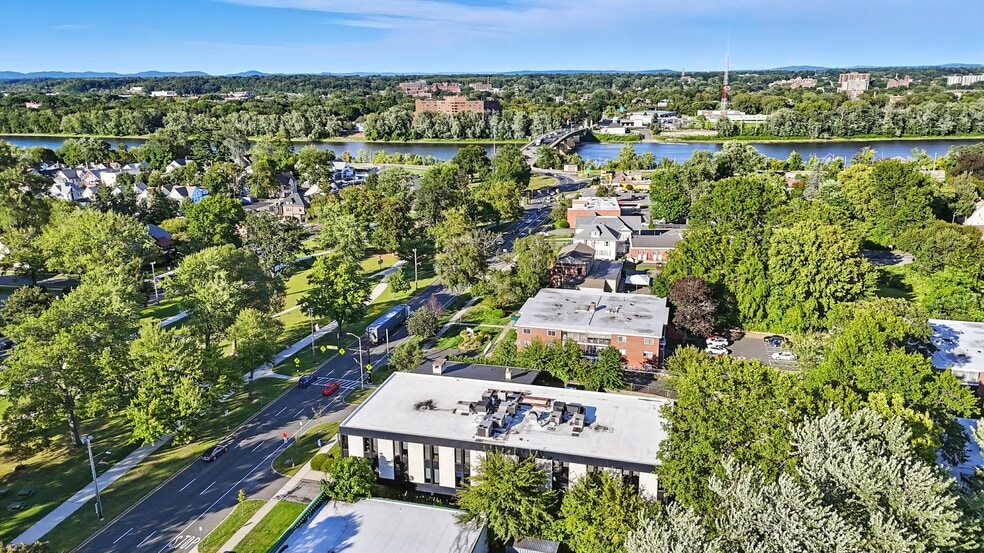 More Photos Of 117 Park Ave, West Springfield Office For Sale