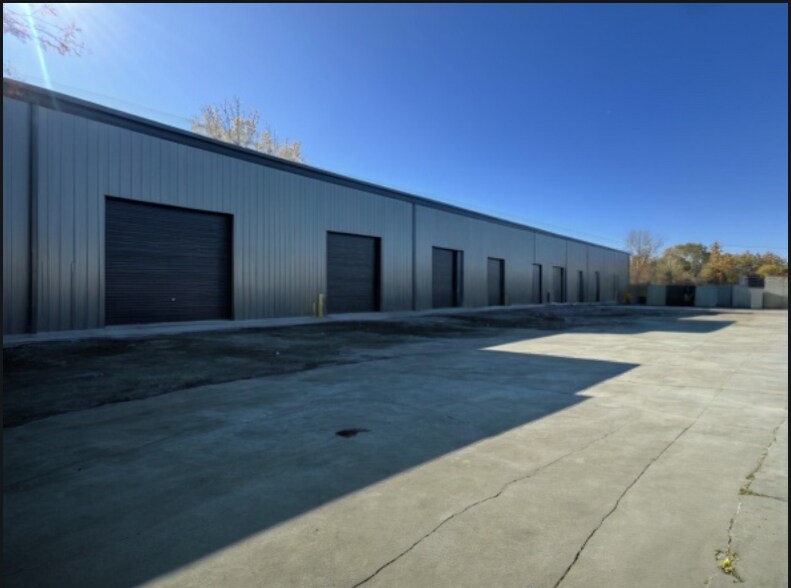 More Photos Of 3246 S 61st St, Philadelphia Warehouse For Lease