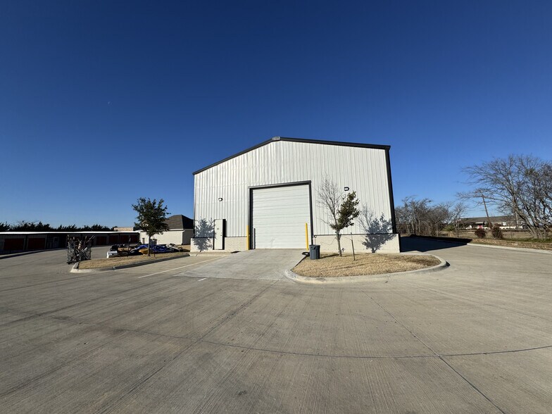 More Photos Of 263 Ranch Trail, Rockwall Flex For Lease