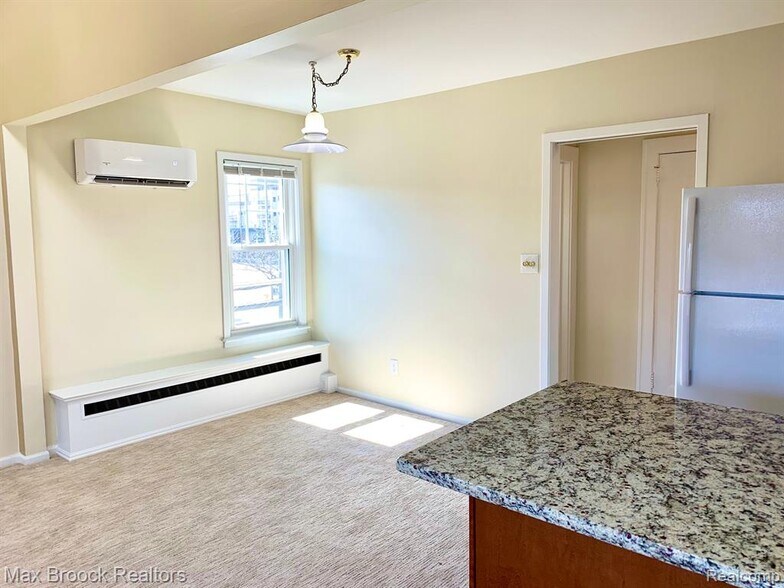 More Photos Of 156 N Worth St, Birmingham Multifamily For Sale
