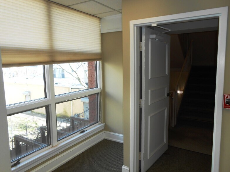 More Photos Of 15 S Gordons Aly, Atlantic City Apartments For Sale