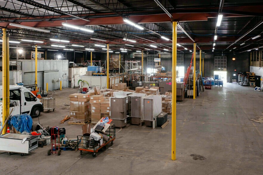More Photos Of 210 W Terminal Rd, Liverpool Distribution For Lease