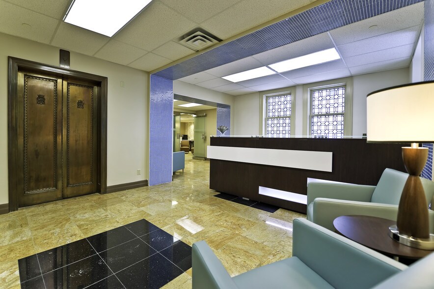 More Photos Of 1 Rideau St, Ottawa Coworking Space