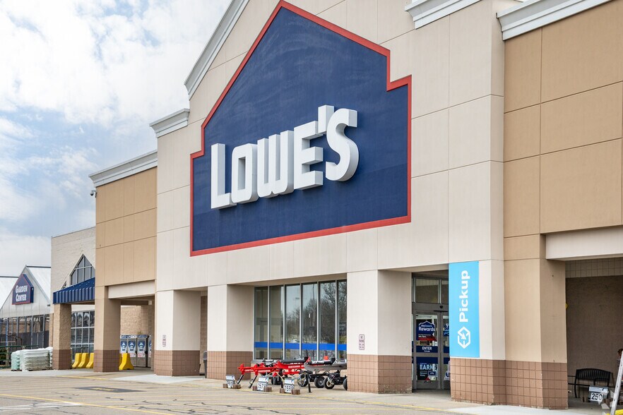 More Photos Of 1300-1500 S Washington St, North Attleboro Unknown For Lease