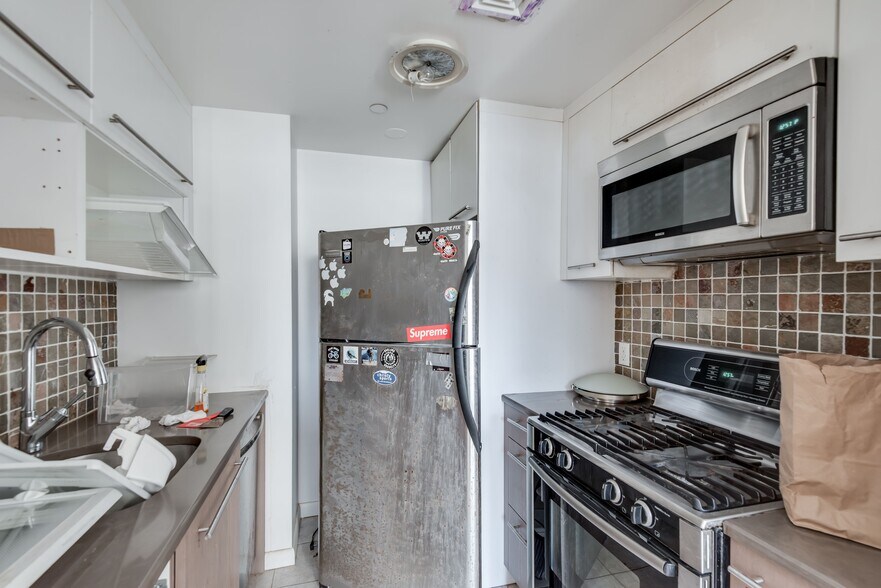 More Photos Of 518 Meeker Ave, Brooklyn Apartments For Sale