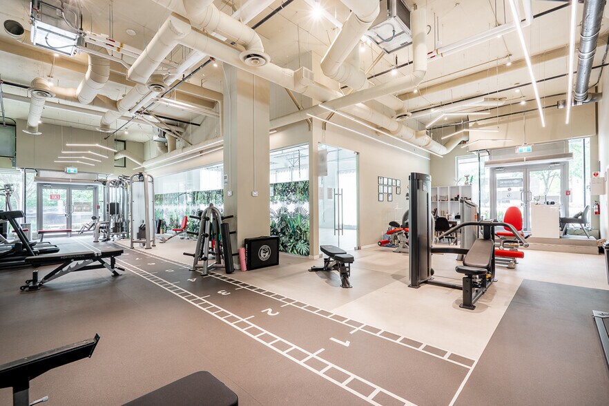 More Photos Of 5508 Hollybridge Way, Richmond Office For Lease