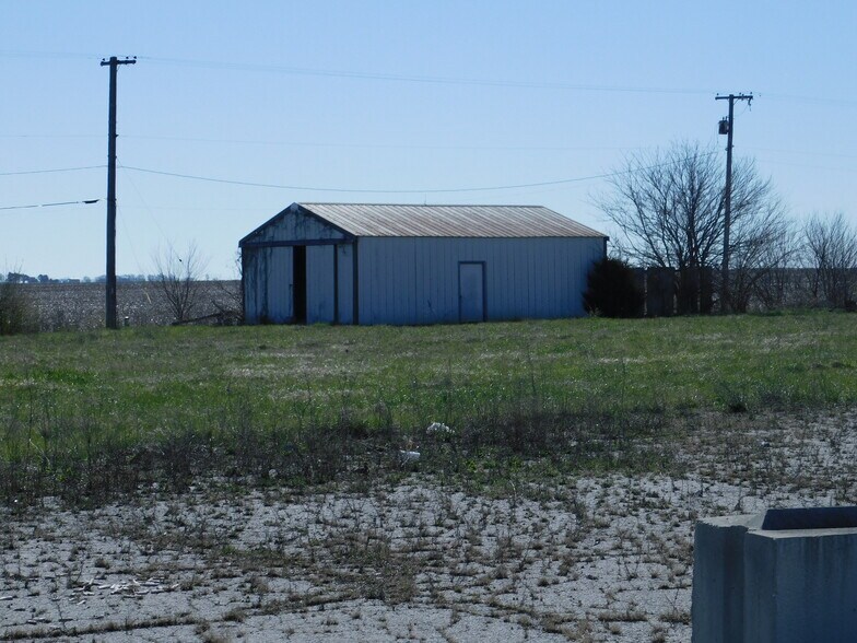 More Photos Of 203 S 7th St, Kentland Land For Sale