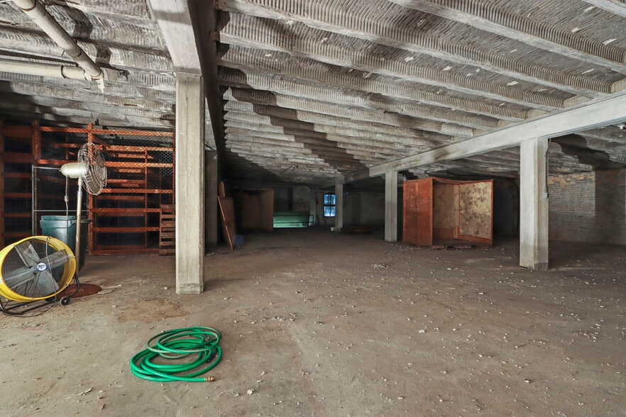 More Photos Of 1346 54th St, Kenosha Warehouse For Sale