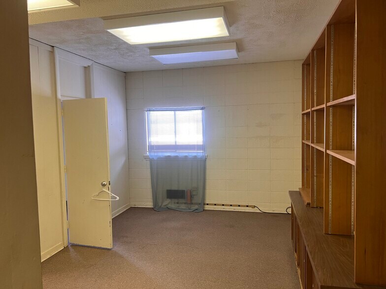 More Photos Of 309 N Main St, Salisbury Office Residential For Sale