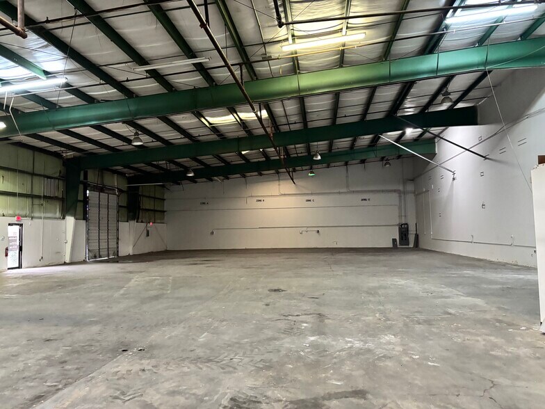 More Photos Of 12890 Automobile Blvd, Clearwater Manufacturing For Lease