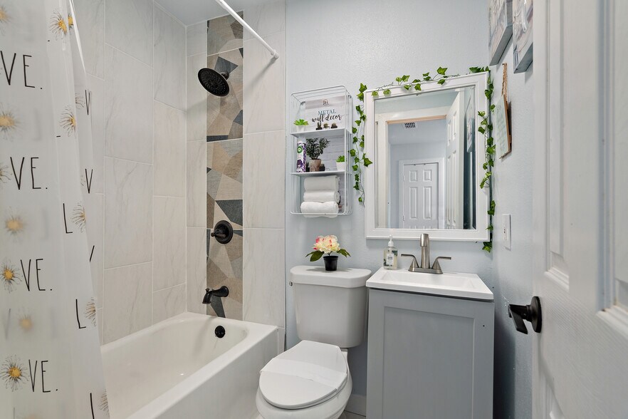 More Photos Of 2308 Britton Dr, Dallas Apartments For Sale