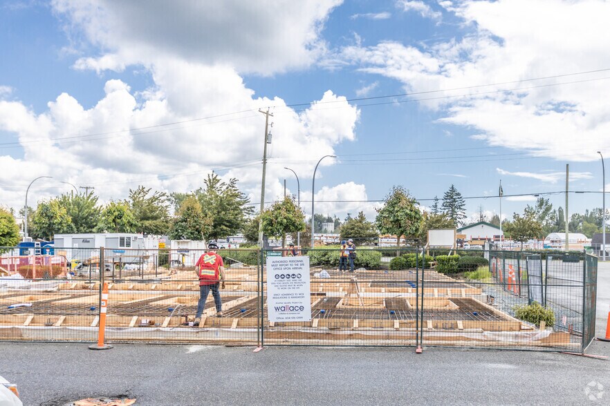 More Photos Of 22575 Fraser Hwy, Langley Storefront For Lease
