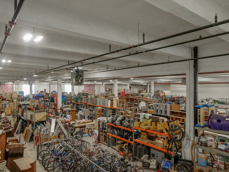 More Photos Of 495 Walton Ave, Bronx Warehouse For Lease