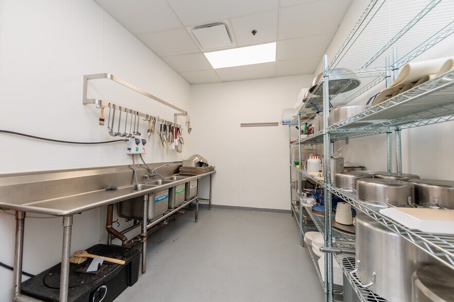 More Photos Of 8555-8735 Day Dr, Parma General Retail For Sale